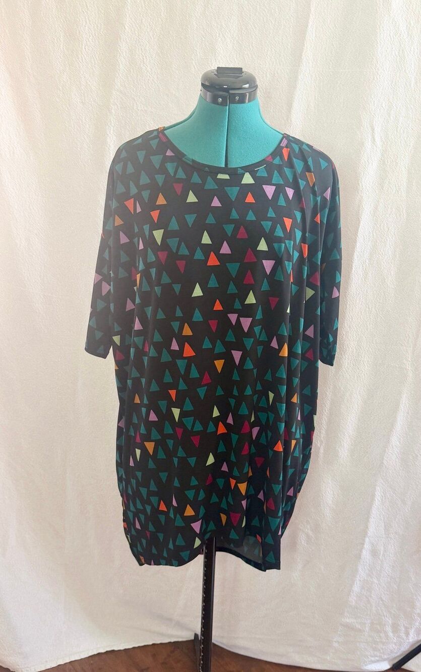 NWT Lularoe Irma tunic size medium. Brand new with tags.